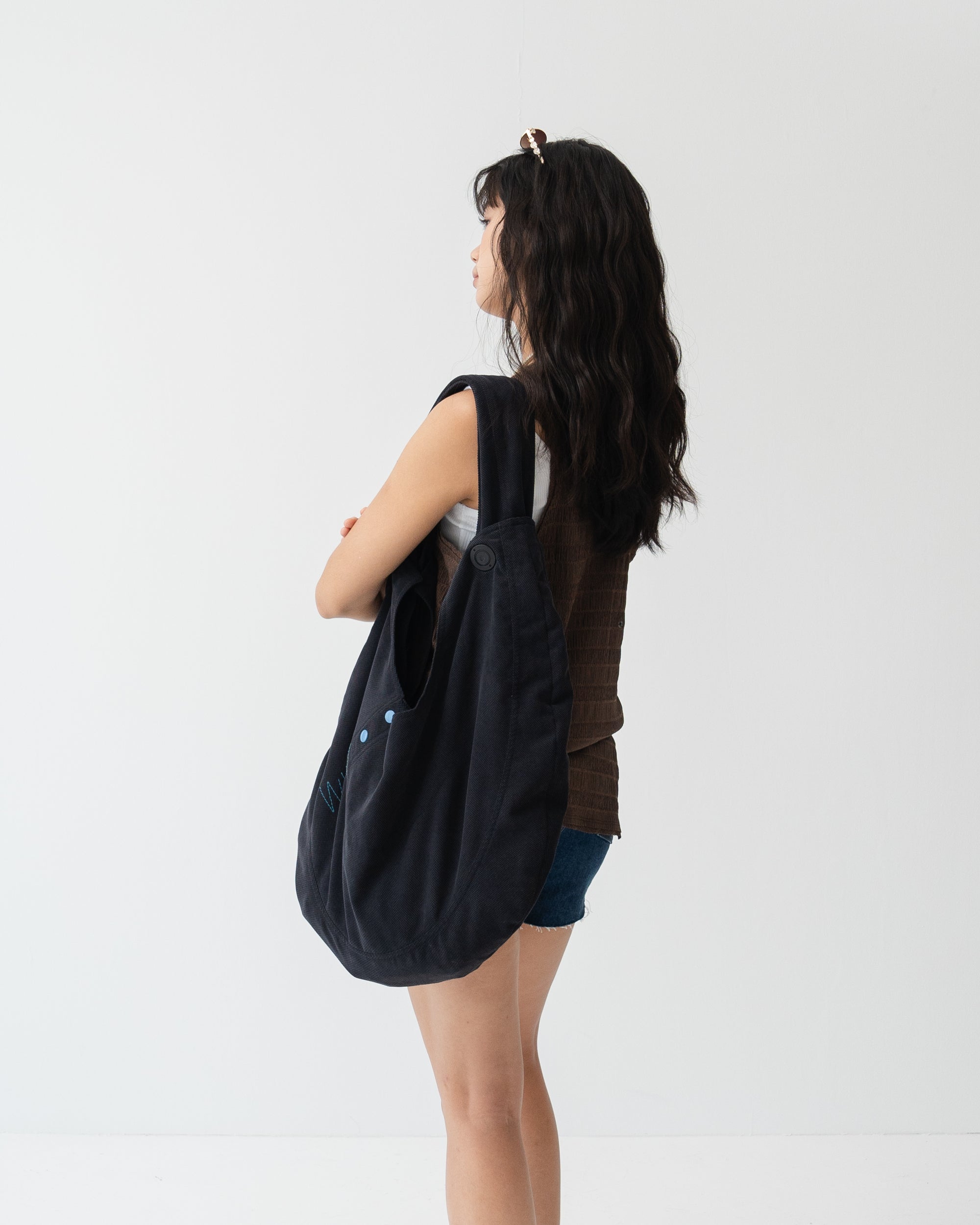 019 Cross-Body Bag · Black