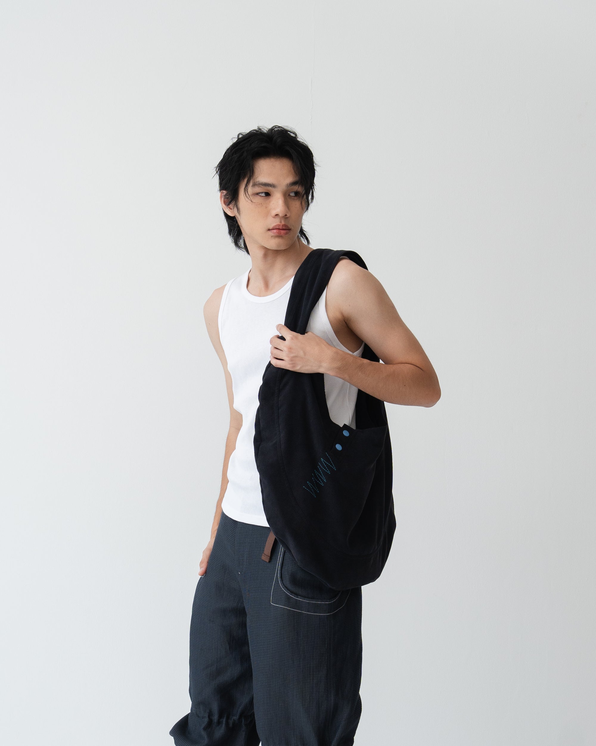 019 Cross-Body Bag · Black