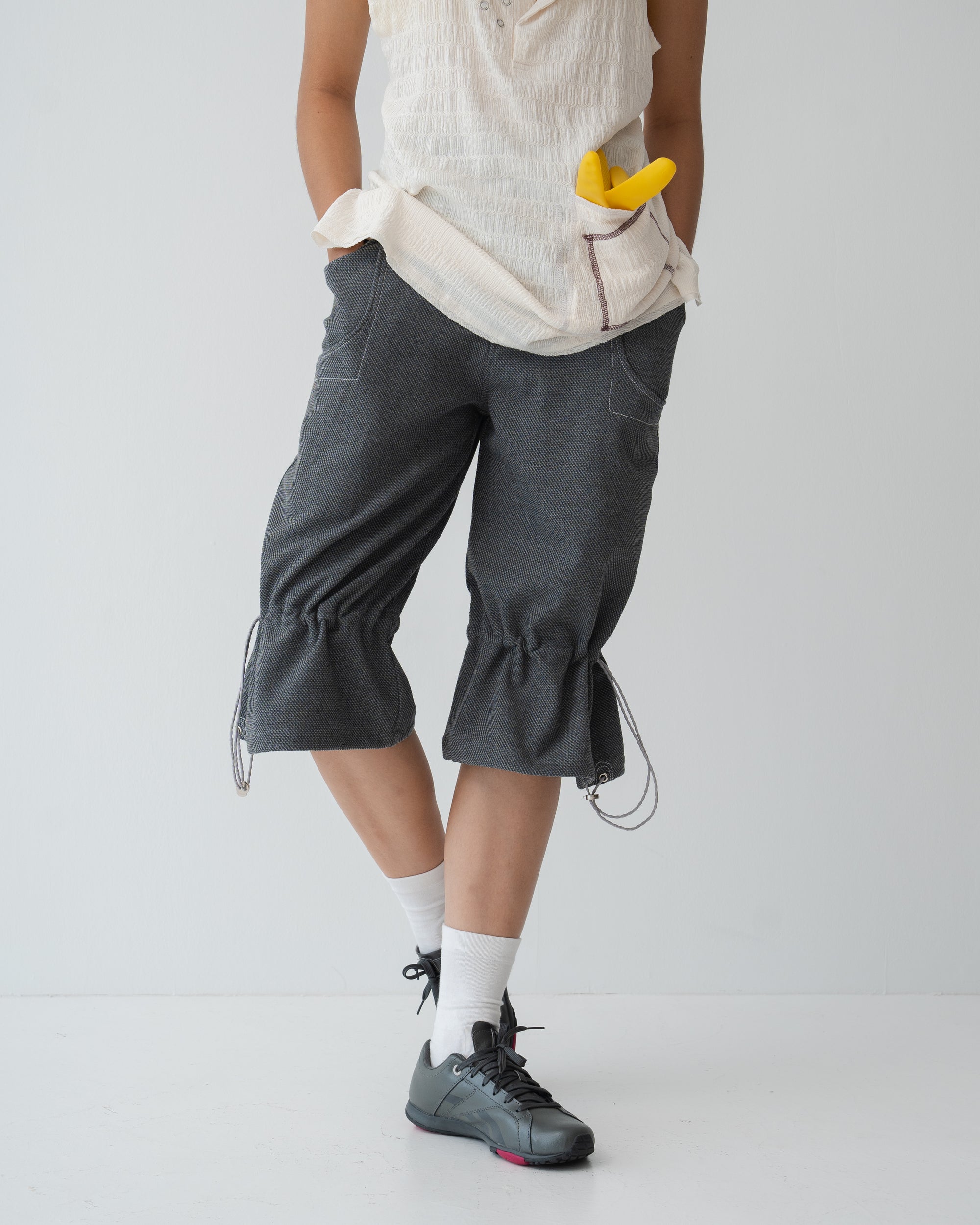 010 Hoe Capris · Grey
