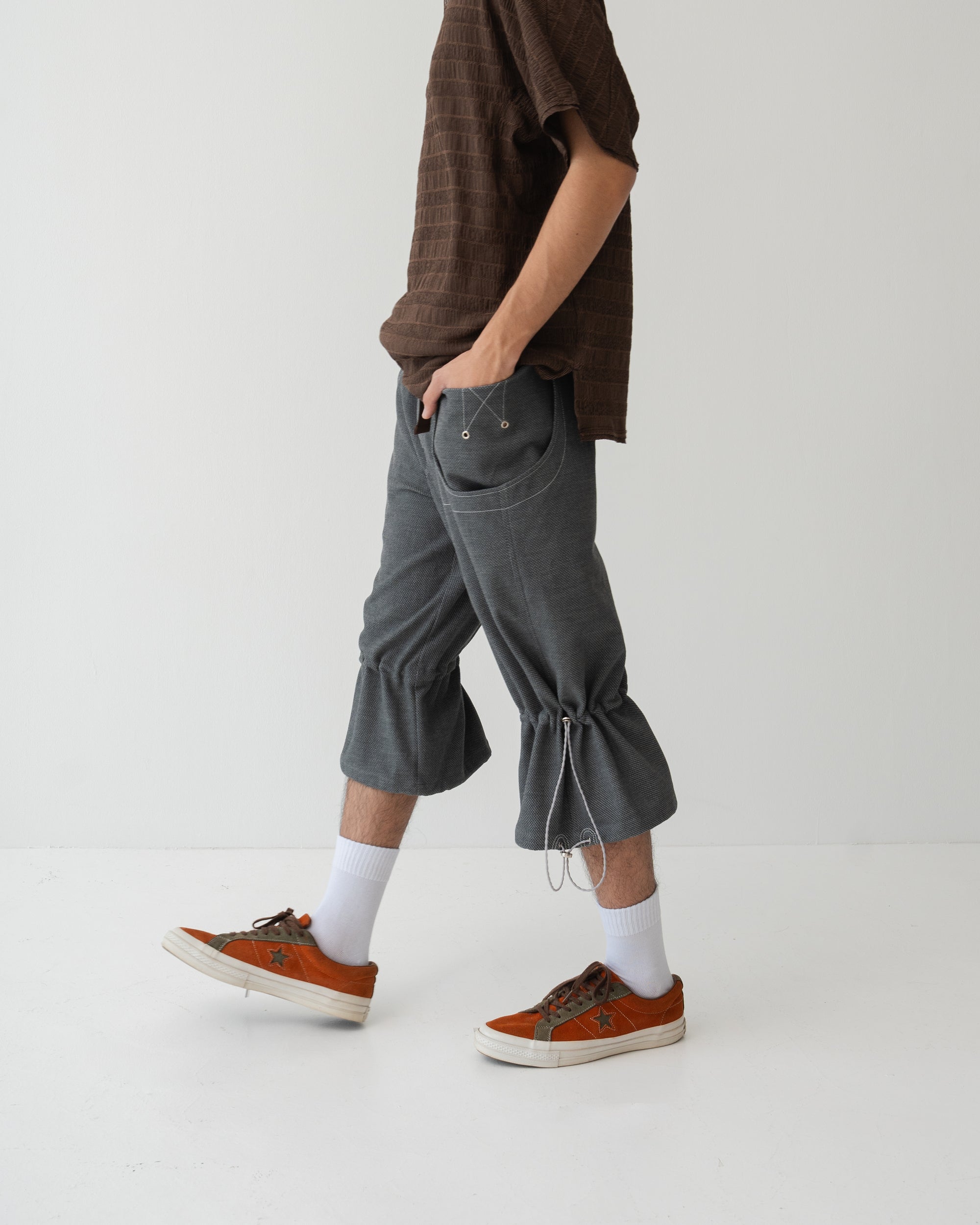 010 Hoe Capris · Grey