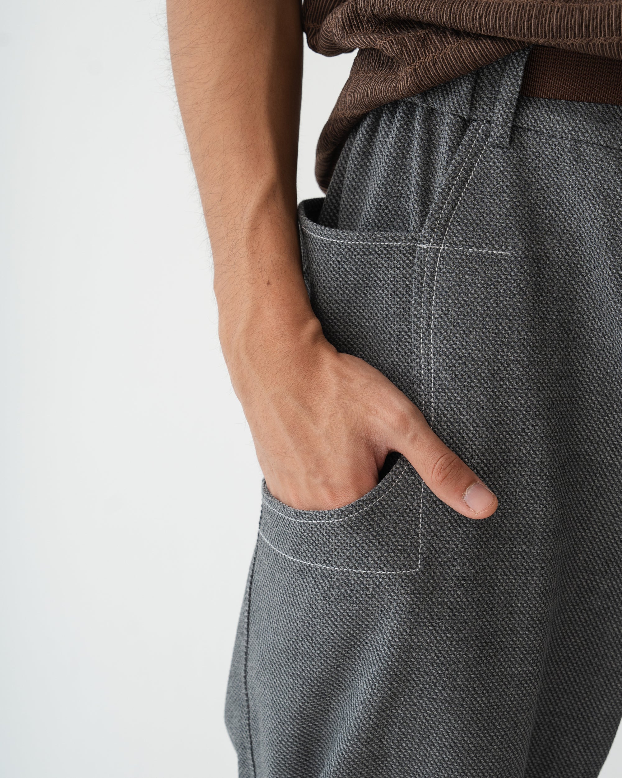 010 Hoe Capris · Grey