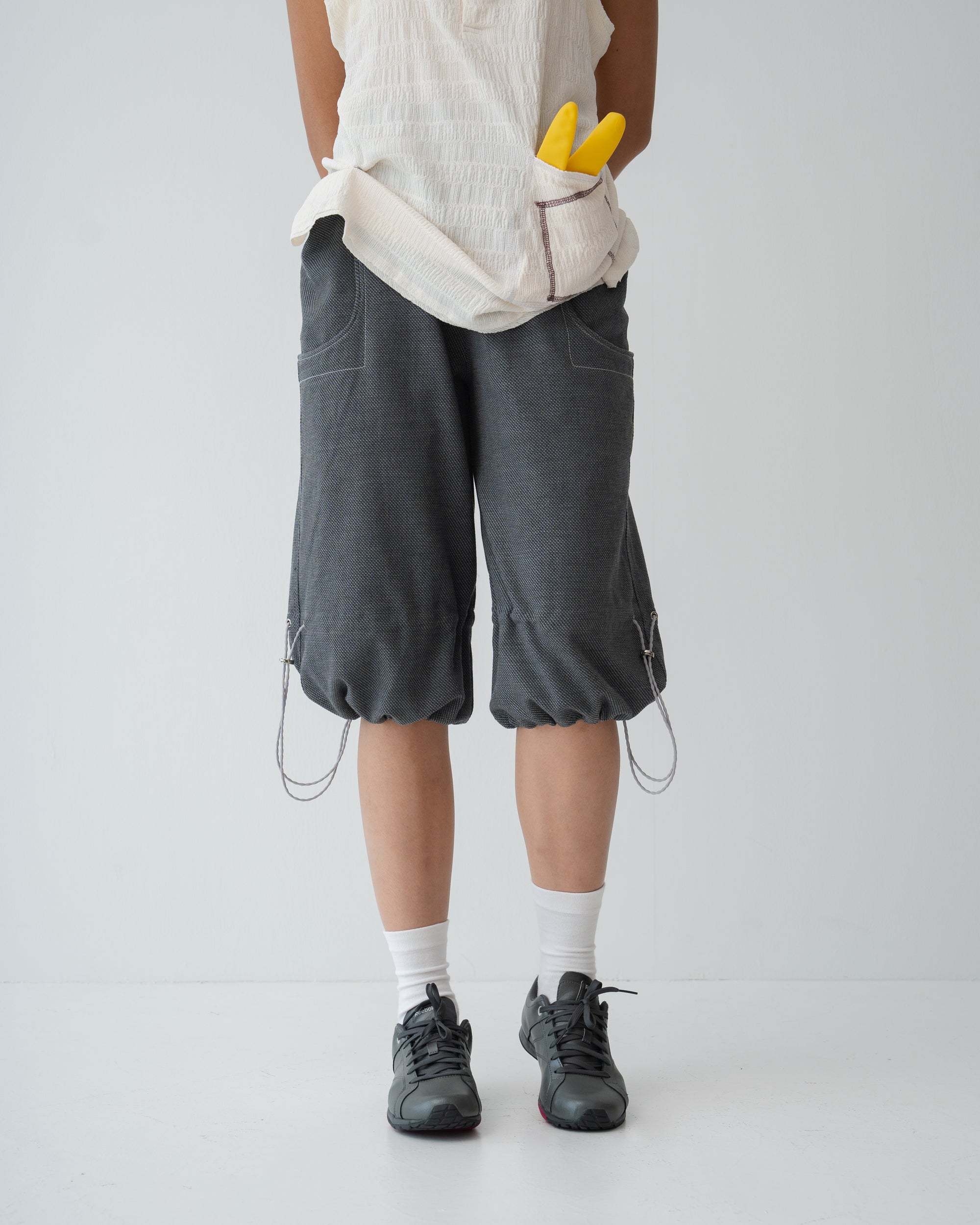 010 Hoe Capris · Grey