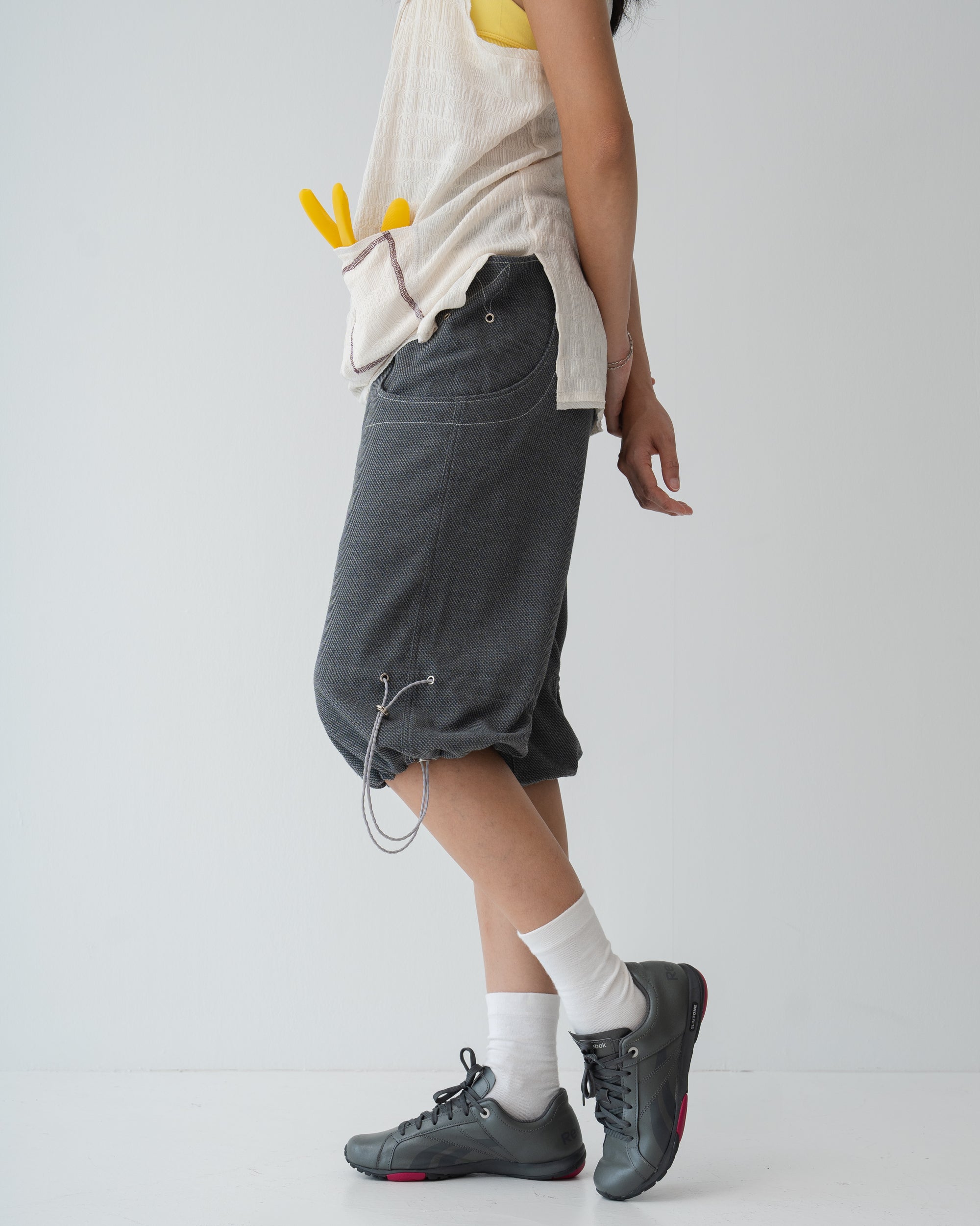 010 Hoe Capris · Grey
