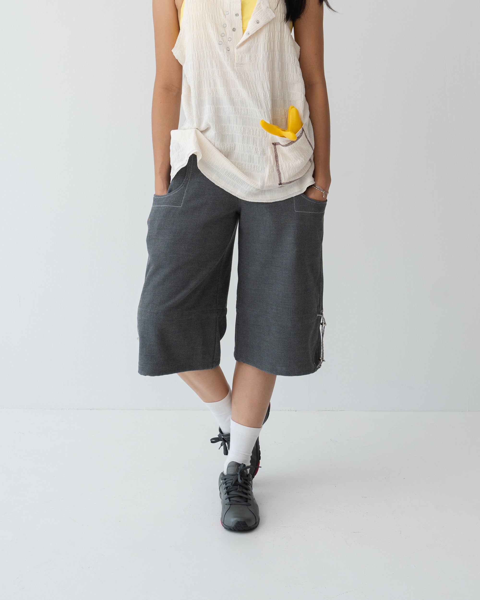 010 Hoe Capris · Grey