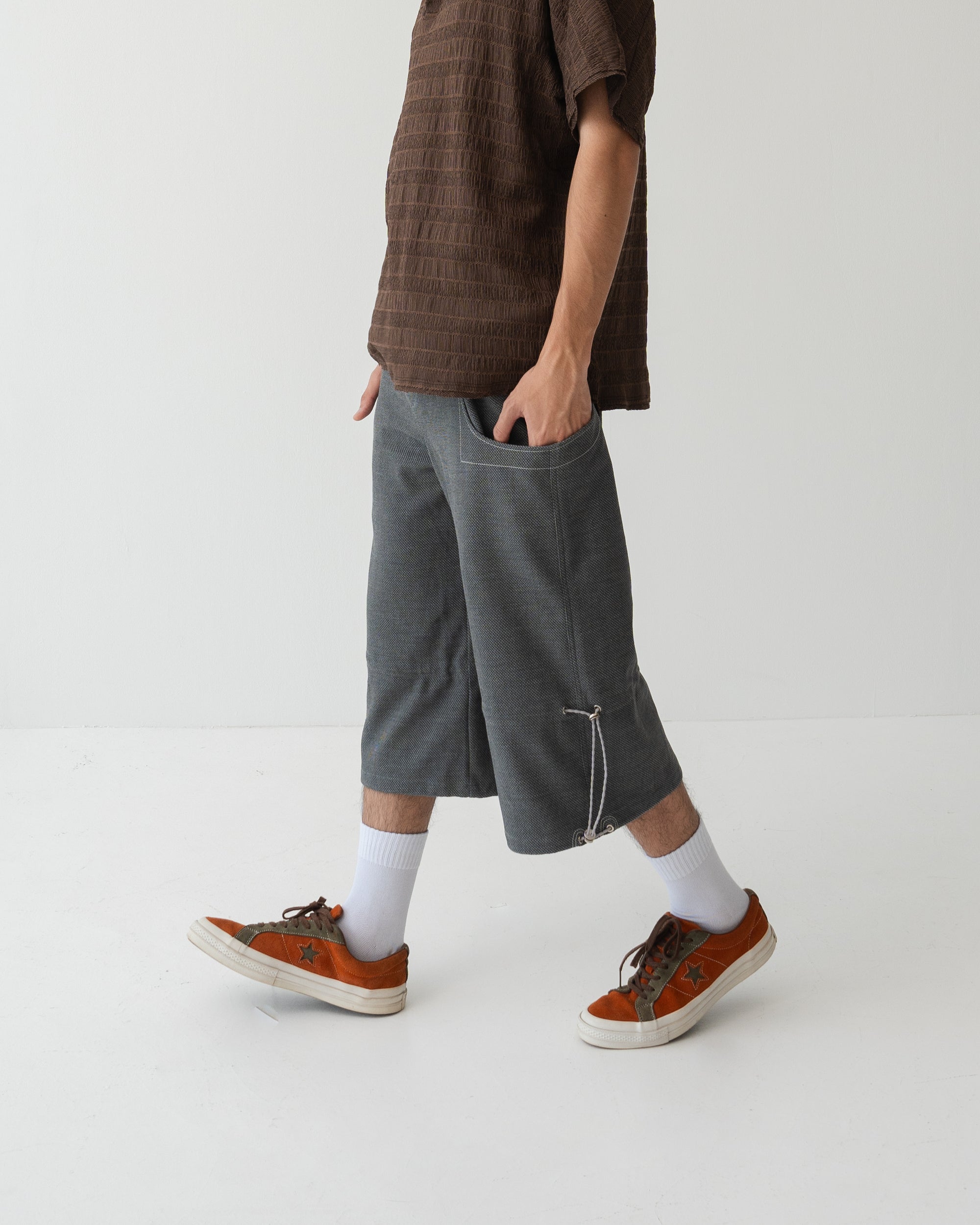 010 Hoe Capris · Grey